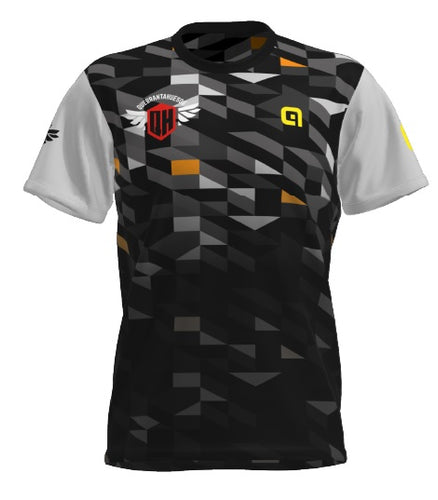 Camiseta Técnica Chico negra triangulos 2026